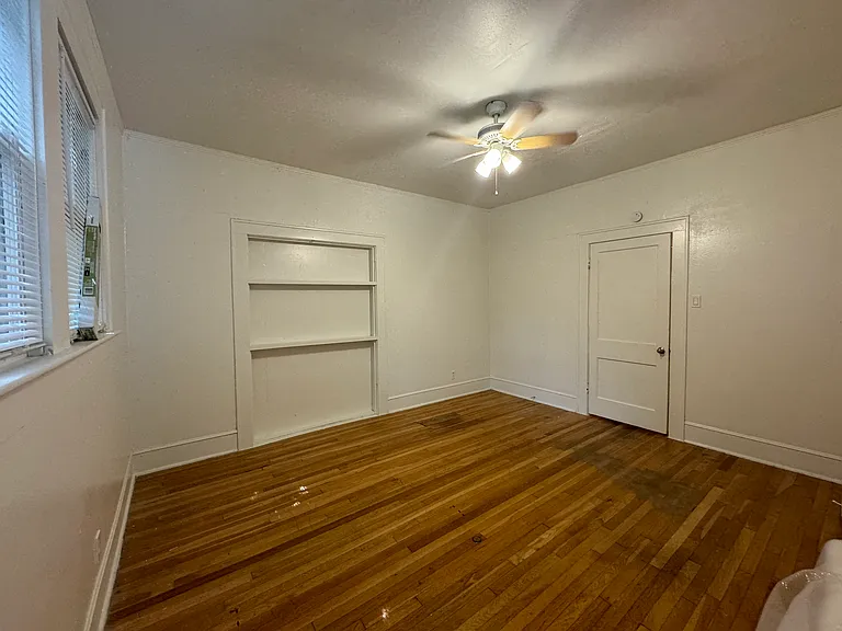 1109 W 22nd St — Photo 10