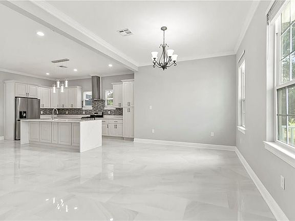 5th image of 416 Cougar Dr