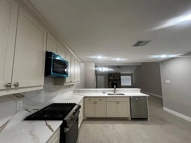 3230 Meadway Dr — Photo 4