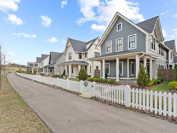 4th image of 2620 Buckner Ln