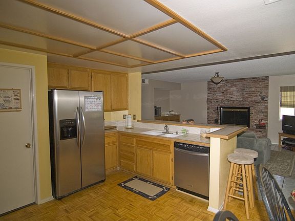 Huge kitchen w/pantry and lots of cabinets