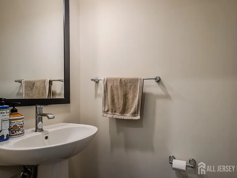3305 Charleston Dr — Photo 13