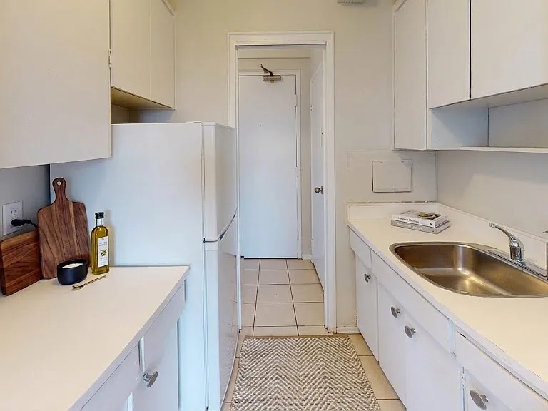 780 Ouellette Ave — Photo 4