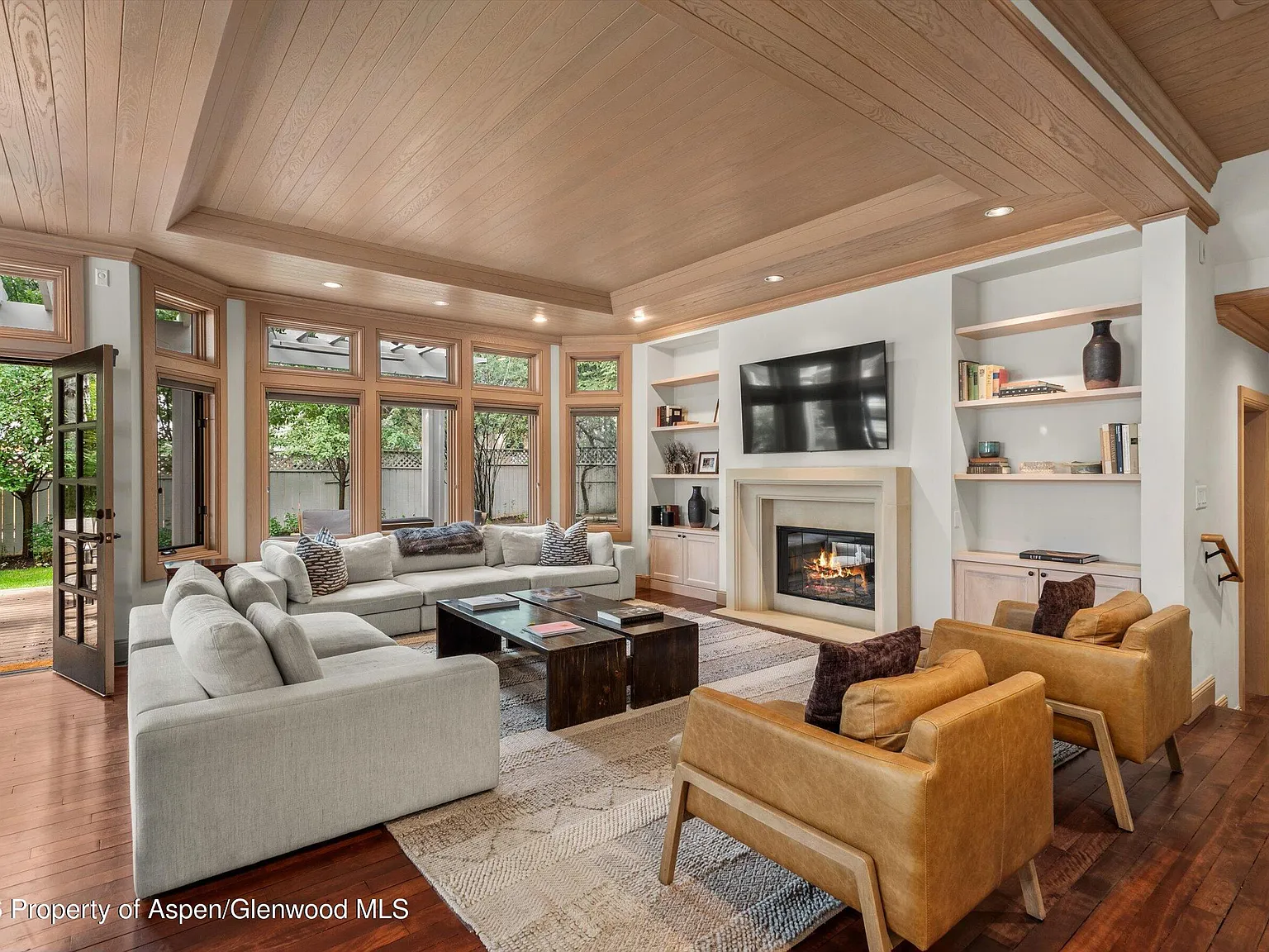 4 bed, 4.5 bath, 4842 sqft, $67,500 — Photo 4