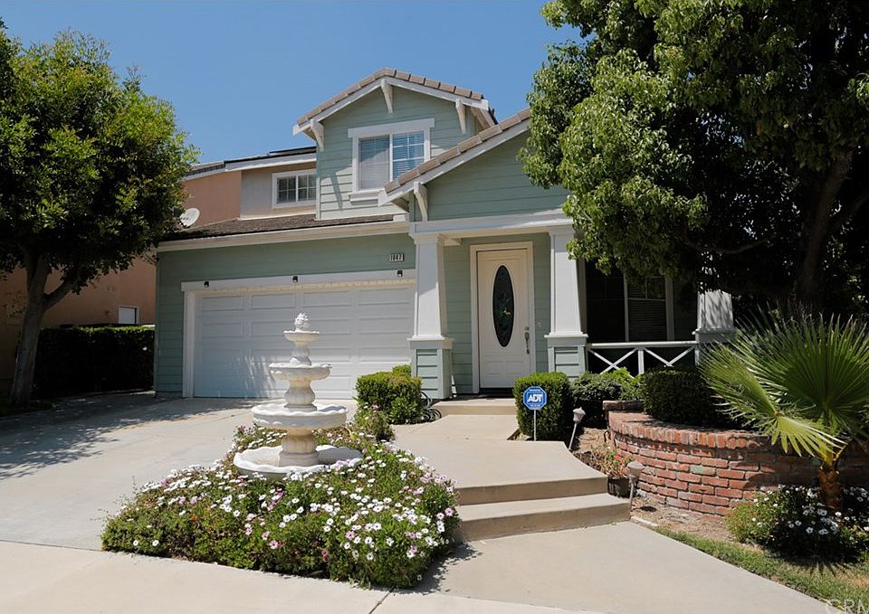 1st image of 1647 W Mammoth Dr