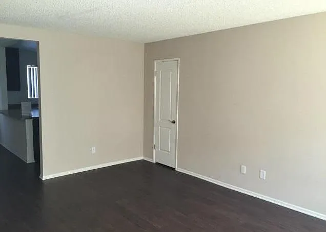 La Costa Apartments — Photo 7