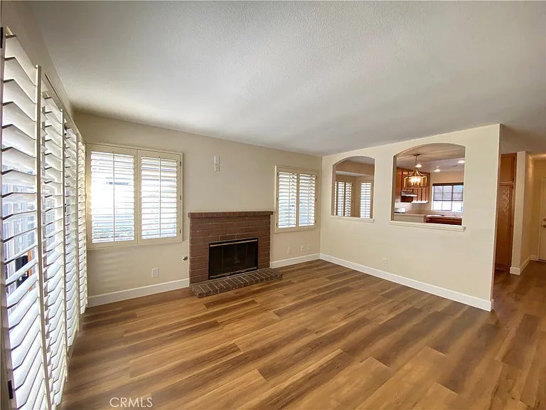 1084 Jacaranda Rd — Photo 7