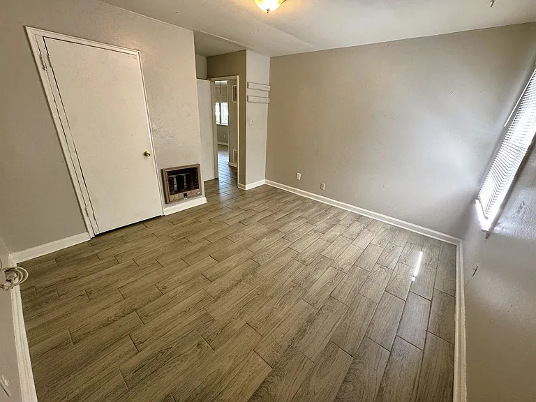 4374 Deborah Ave — Photo 10