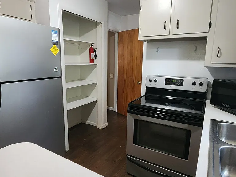 339 S Tilden St — Photo 12