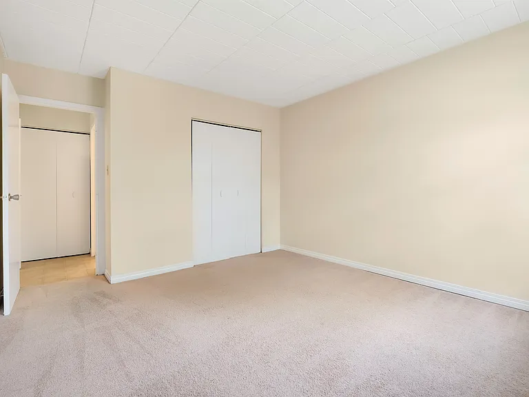3410 Peter St — Photo 15