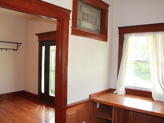3rd image of 1834 Stevens Ave #F