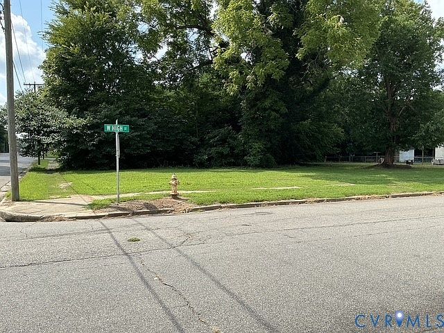 2nd image of 320 N West St