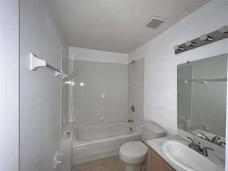 8710 Rain Forest Pl #D — Photo 30