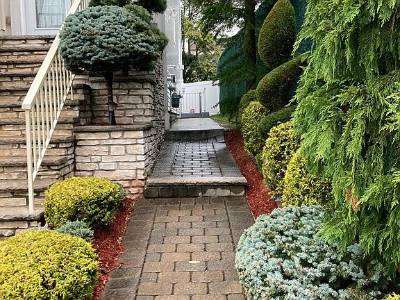 2nd image of 6 Carlton Ct