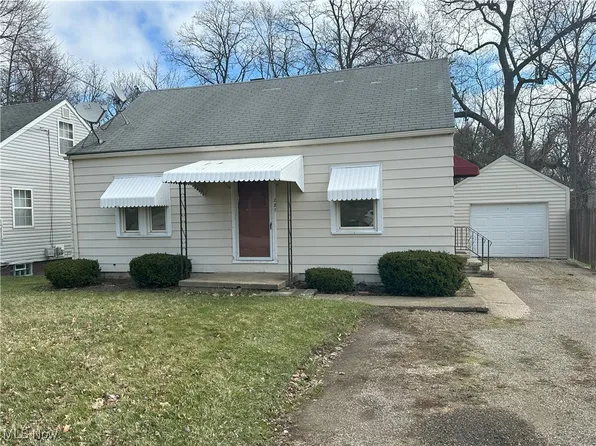 287 31st St NW, Barberton, OH 44203