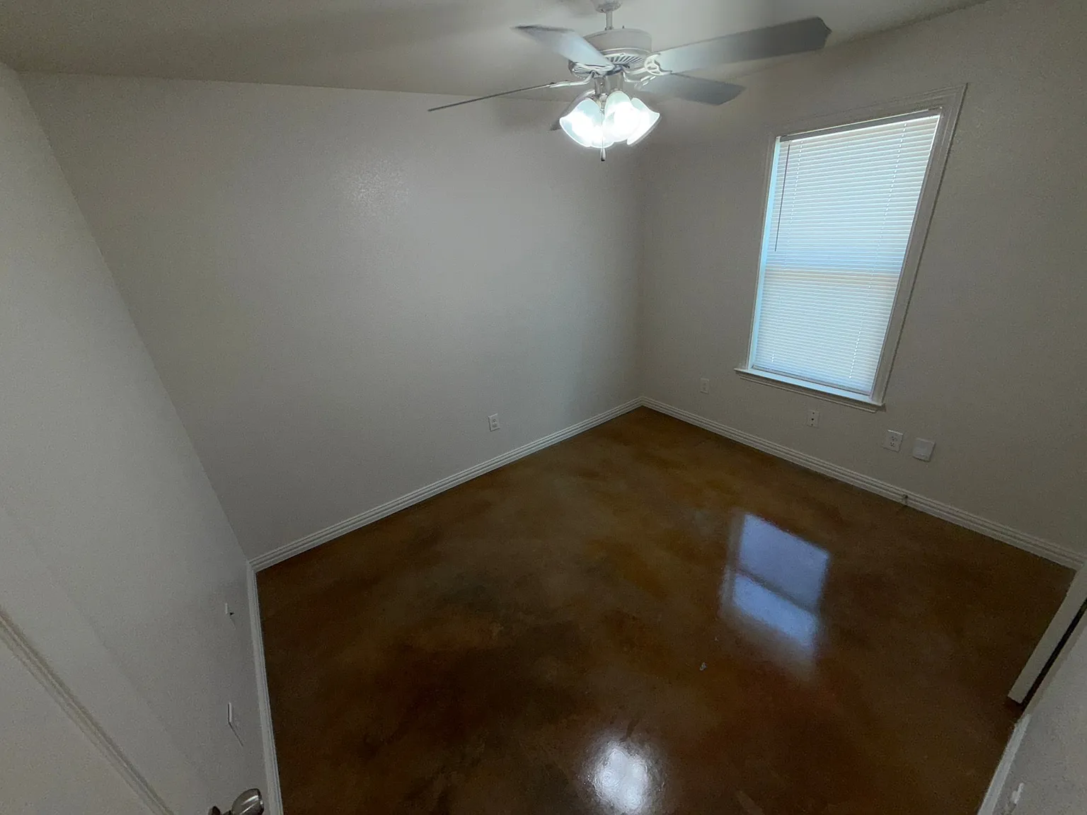 425 East Zenith Avenue — Photo 3