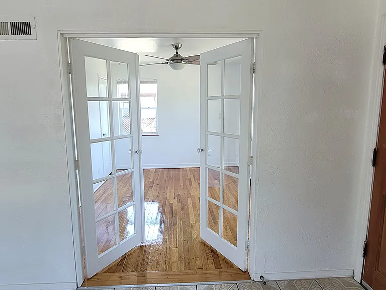 3258 N Saint Paul St — Photo 5