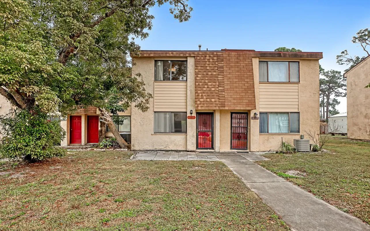PineTree Gardens Townhouse — Photo 4