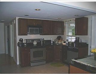 3rd image of 215 Grafton St