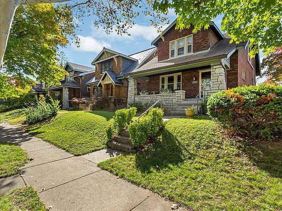 4th image of 3670 Bellerive Blvd