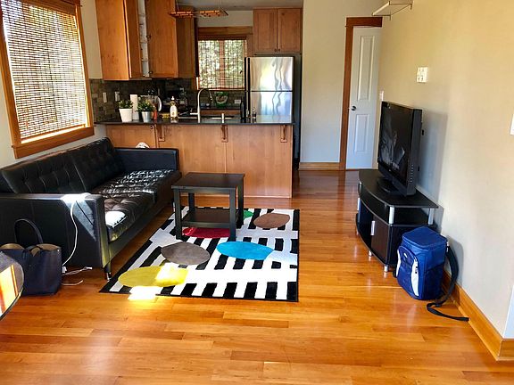 2nd floor- living room