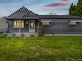8044 Pelham Rd, Taylor, MI 48180