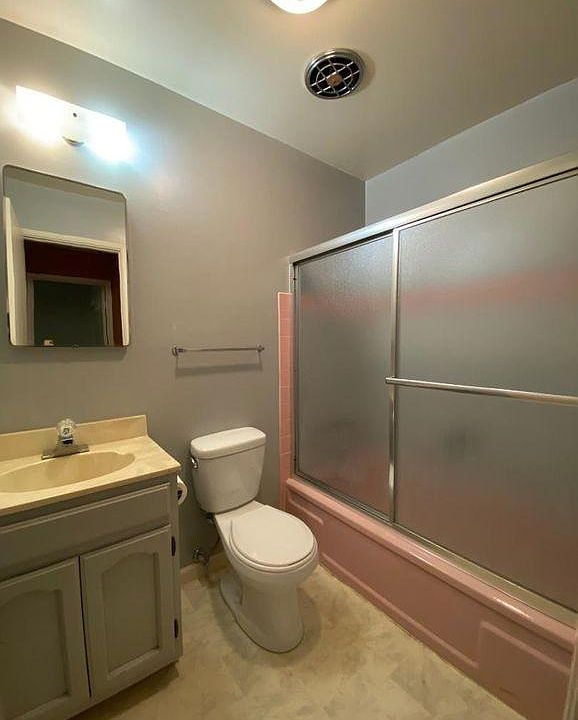 1st image of 42280 Evergreen Dr
