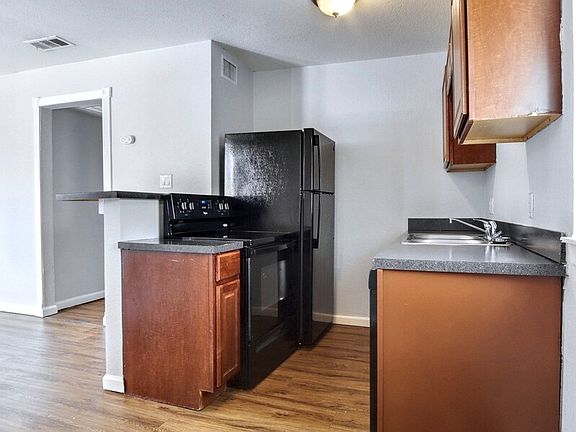 3rd image of 1108 E Tucker St #212