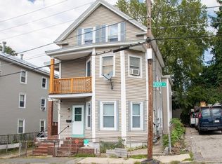 24 7th St, Lowell, MA 01850