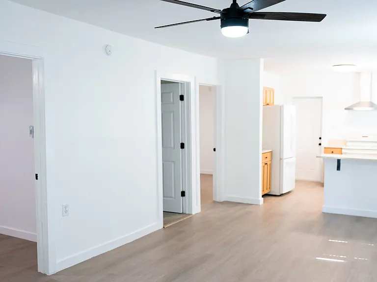 1003 Cypress Ave — Photo 5