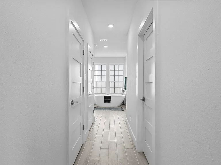 4013 Legend Trl — Photo 30