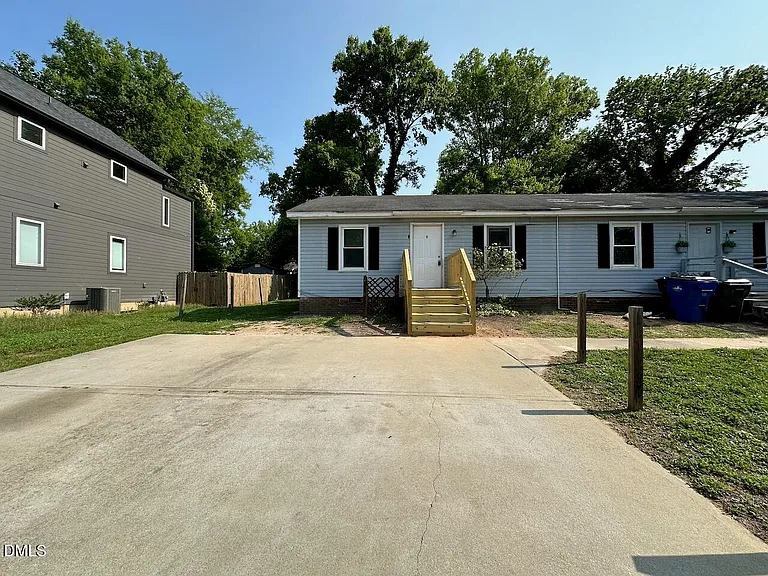 1113 Upchurch St #C — Photo 2