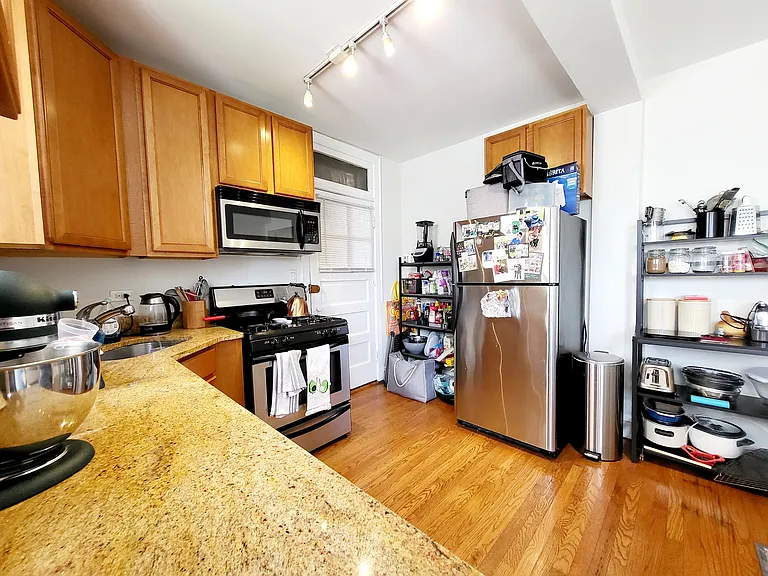 3400 North Southport Avenue — Photo 11