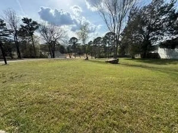 Heather Ln, Russellville, AR 72802