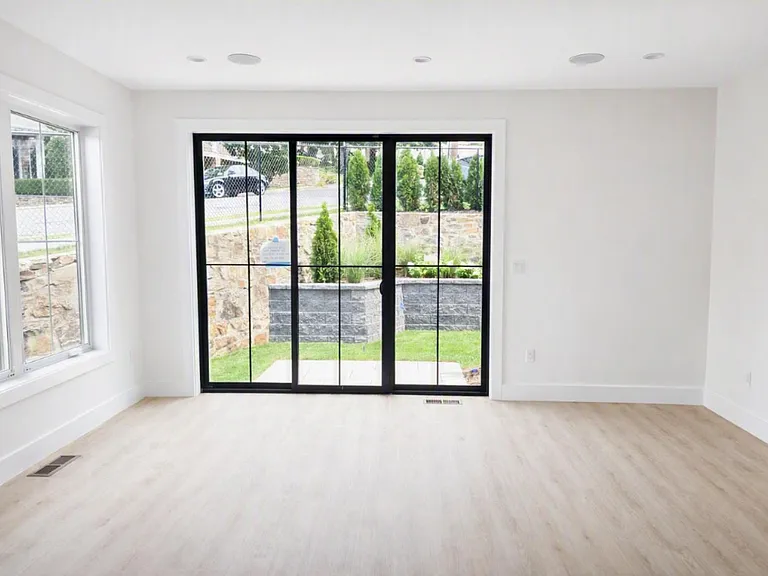 210 Underhill Ave — Photo 11