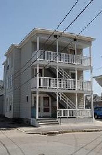 Renovated 2 bedroom Apt for rent