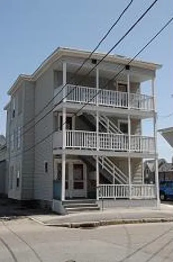 Renovated 2 bedroom Apt for rent