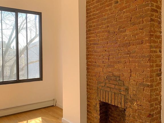 3rd image of 375 Menahan St APT 3L