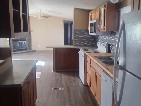4614 Waterwood Pass Dr, Elmendorf, TX 78112