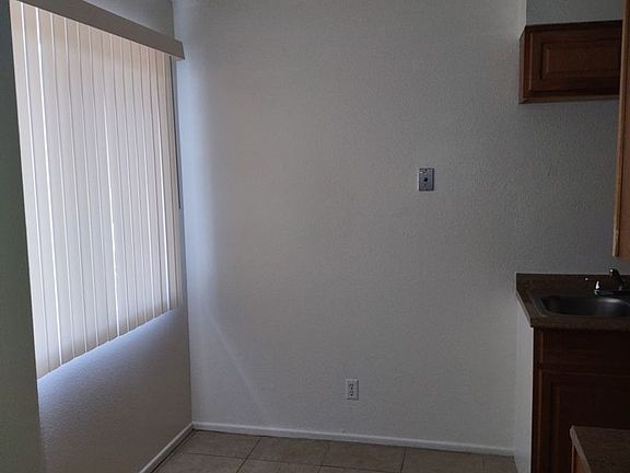 4th image of 6842 N 81st Ln