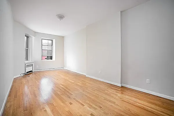 Rented by Waldstar Real Estate LLC | media 21