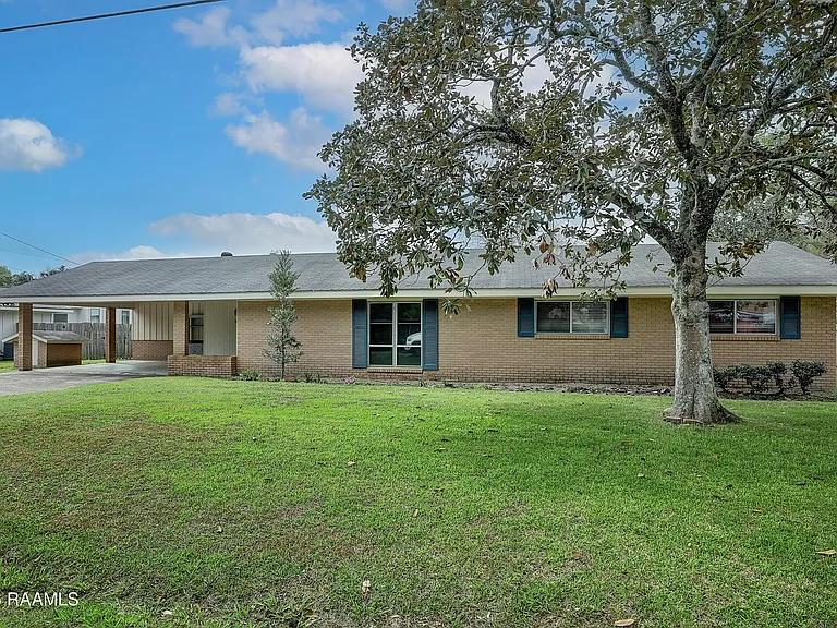 920 Marilyn Dr — Photo 1