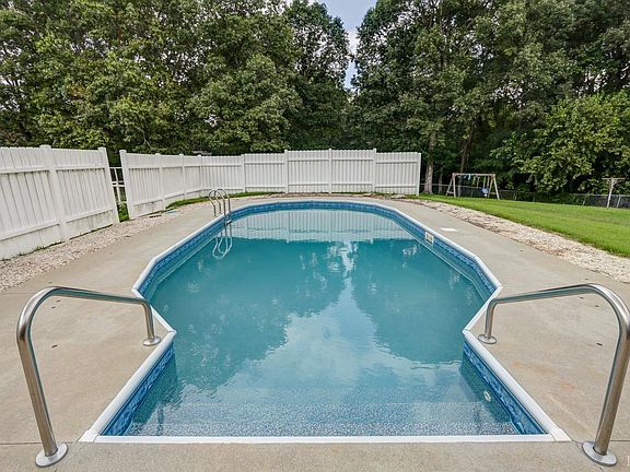 5th image of 487 Jefferson Manor Dr Lot 2
