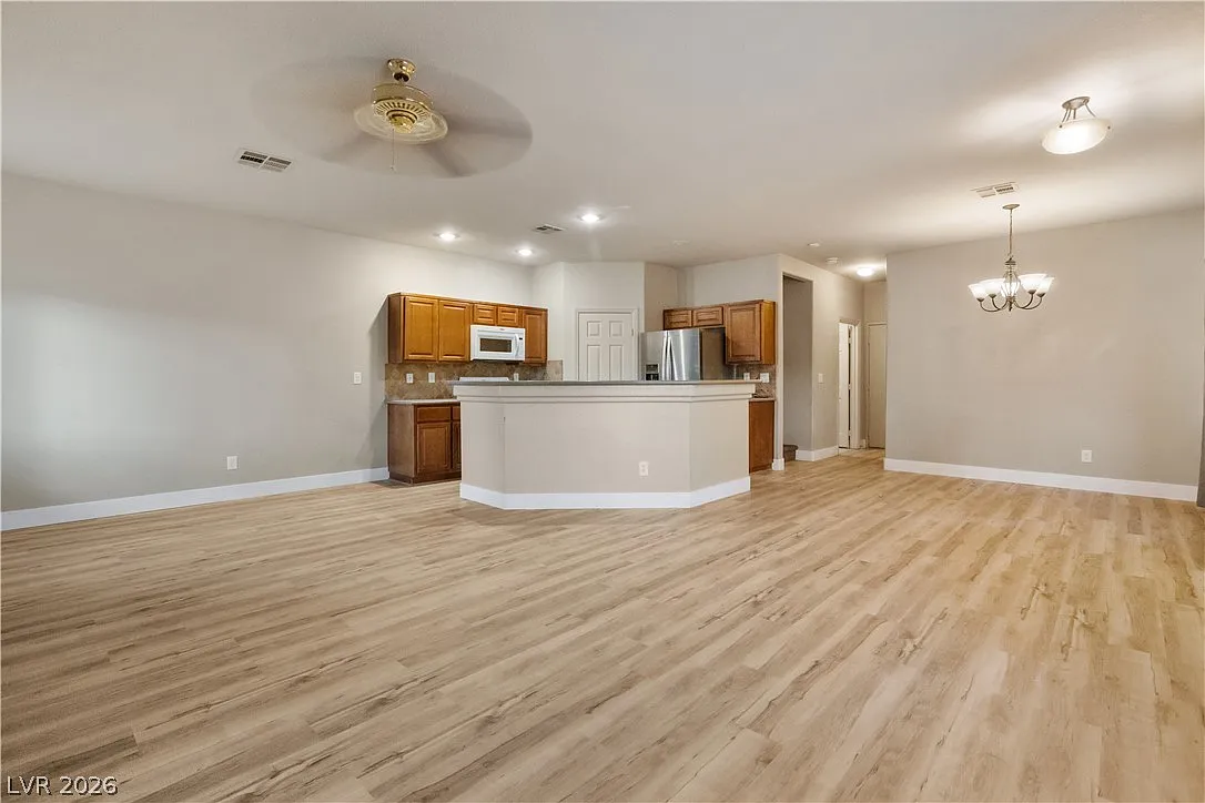 3 bed, 2.5 bath, 1625 sqft, $1,750 — Photo 2
