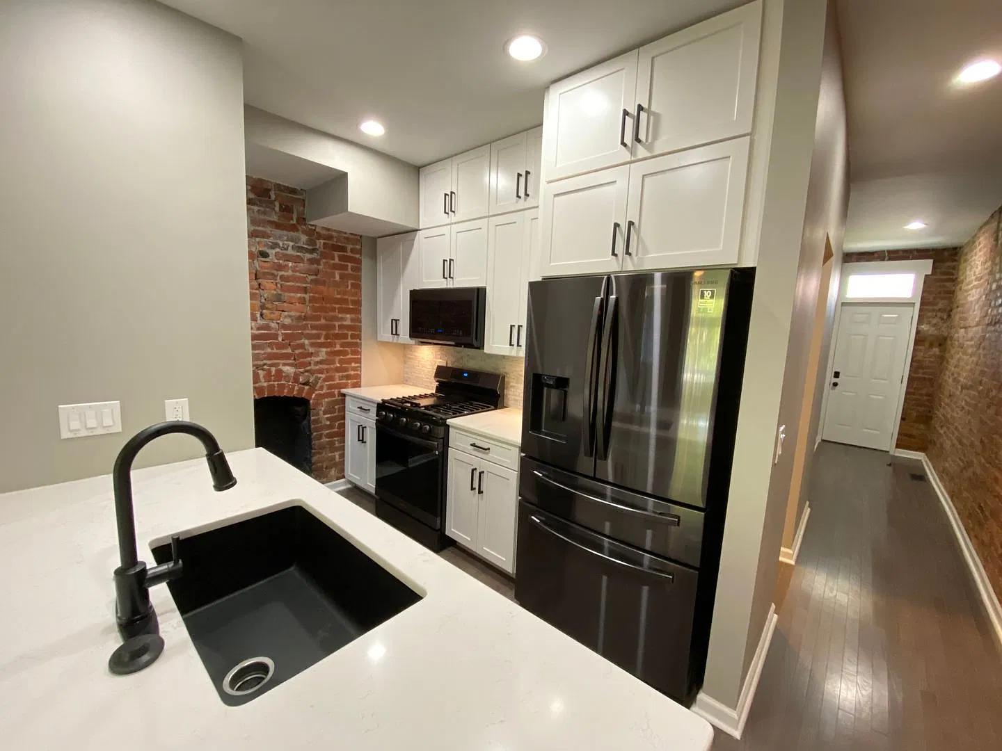 E 11th Ave 162-164 MLR — Photo 4