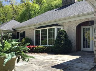 34 Spring Hill Rd, Annandale, NJ 08801