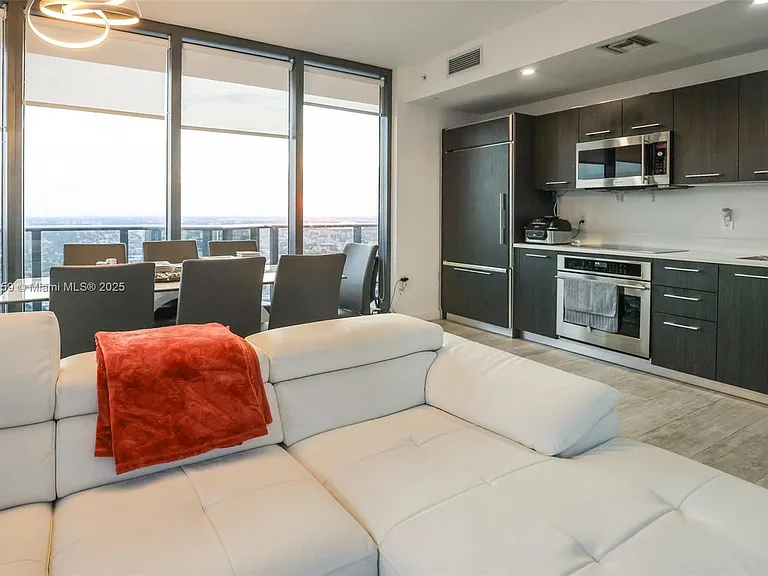 55 SW 9th St #3906 — Photo 24
