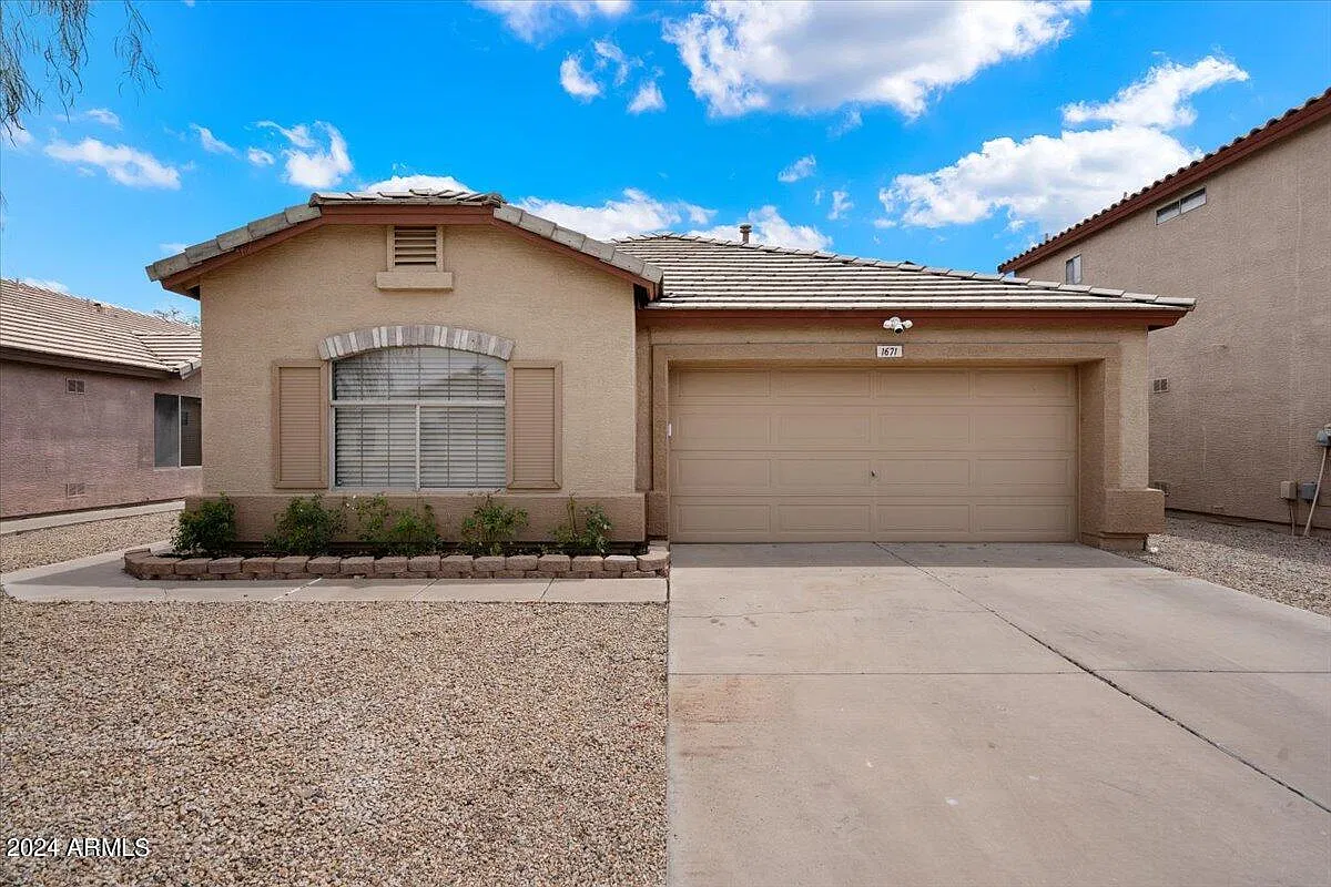 3 bed, 2.0 bath, 1124 sqft, $2,650 — Photo 1
