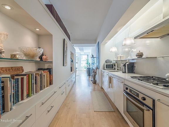 5th image of 15 Broad St APT 1824
