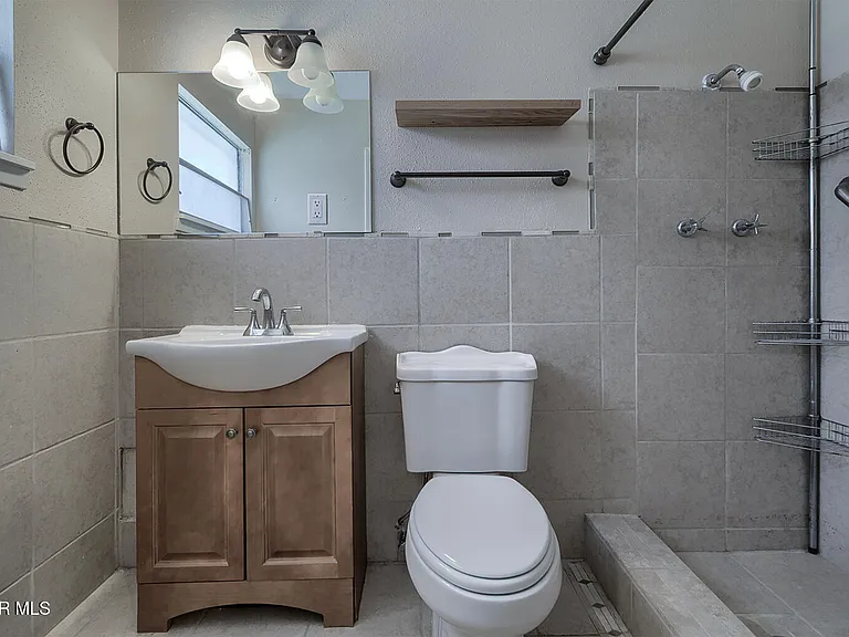2927 Harrison Ave — Photo 30